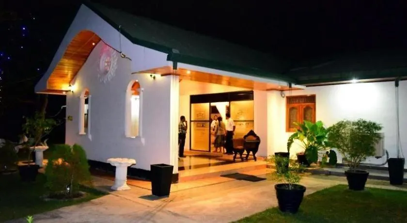 The Kings Island Resort Negombo 2*,  Sri Lanka